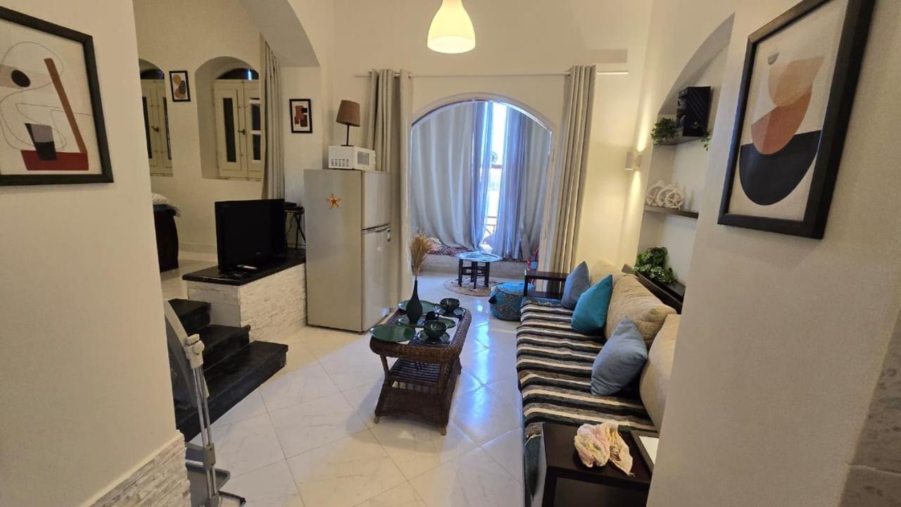 Apartment In Nubian , Behind Rihanna *