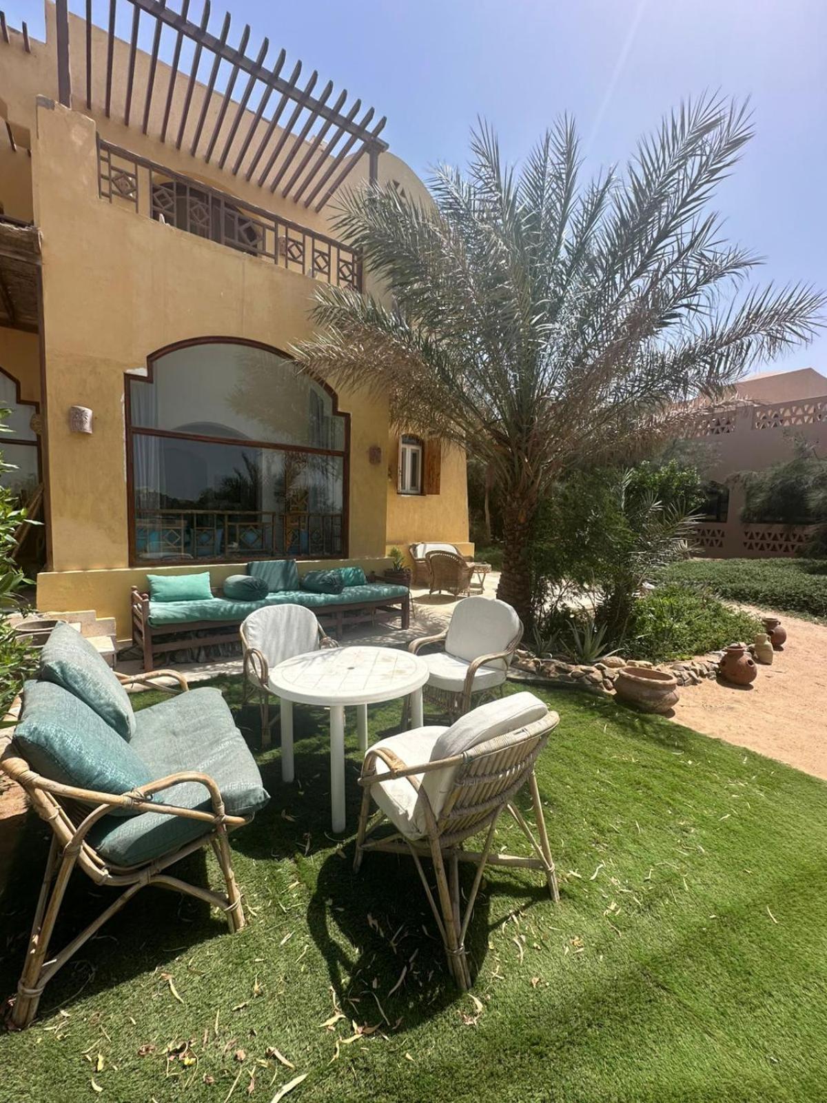 In Nubian , Behind Rihanna Appartement *