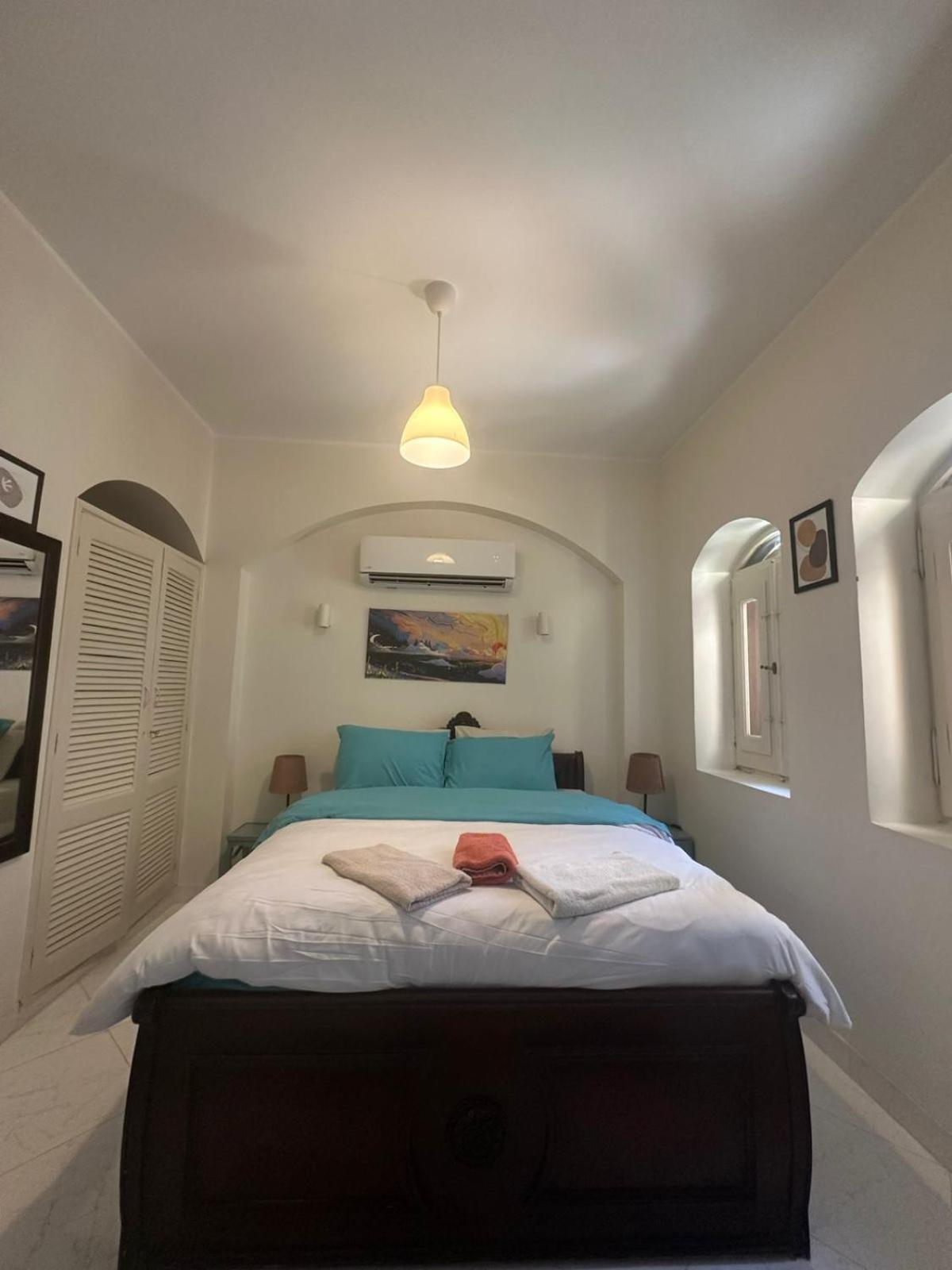 Apartment In Nubian , Behind Rihanna *