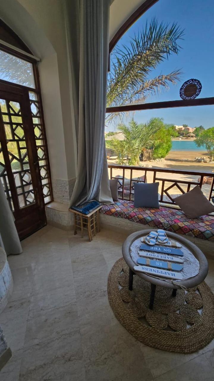 Apartment In Nubian , Behind Rihanna *